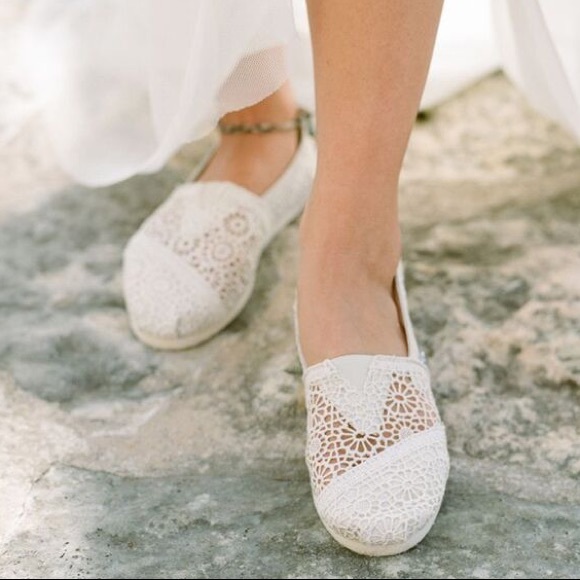 TOMS | NWOT Crochet Slip On Shoes
